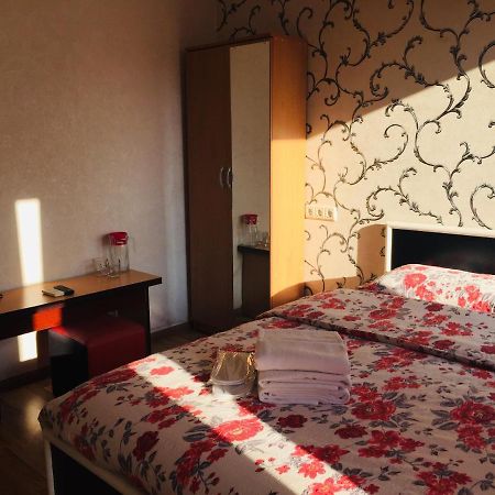 Visit Hotel Tiflis Dış mekan fotoğraf